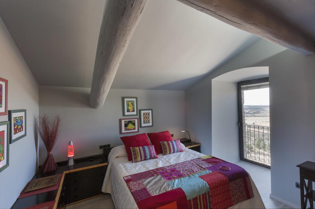 Castell De Fonolleres Villa Room photo